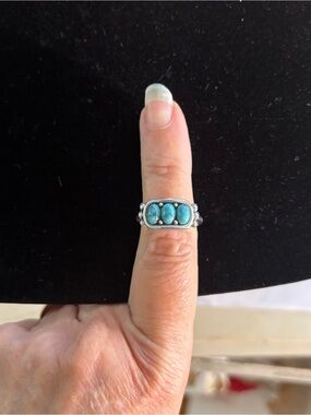 Vintage Avon “Desert Azure” Silver-Tone Ring Faux Turquoise Stones